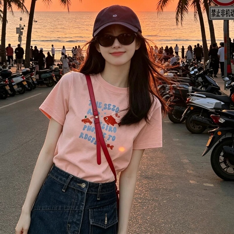 Casual pink cartoon print short-sleeve t-shirt for women, 2026 new summer dopamine top, suitable for beach wear