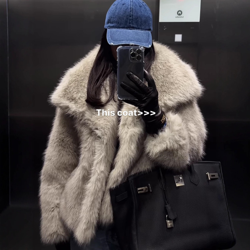 Aliexpress Cross-Border 2025 Autumn and Winter New Faux Fur Jacket for Women, Loose Coat with Fox Fur, Elegant and Stylish Aliexpress Cross-Border 2025 Autumn and Winter New Faux Fur Jacket for Women, Loose Coat with Fox Fur, Elegant and Stylish