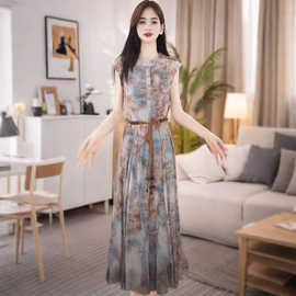 2025新款妈妈时尚夏季雪纺收腰连衣裙中老年女装减龄印花短袖裙子