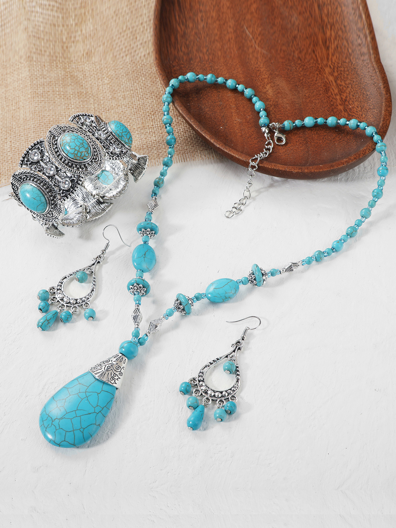 Ethnic Style Water Droplets Alloy Turquoise Plating Women's Pendant Necklace 1 Piece display picture 3