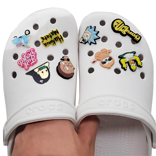 Cross-border special supply of interesting middle finger hole-in-the-wall shoes, floral shoe buckles, pvc soft rubber plastic shoe accessories, cror jewelry accessories