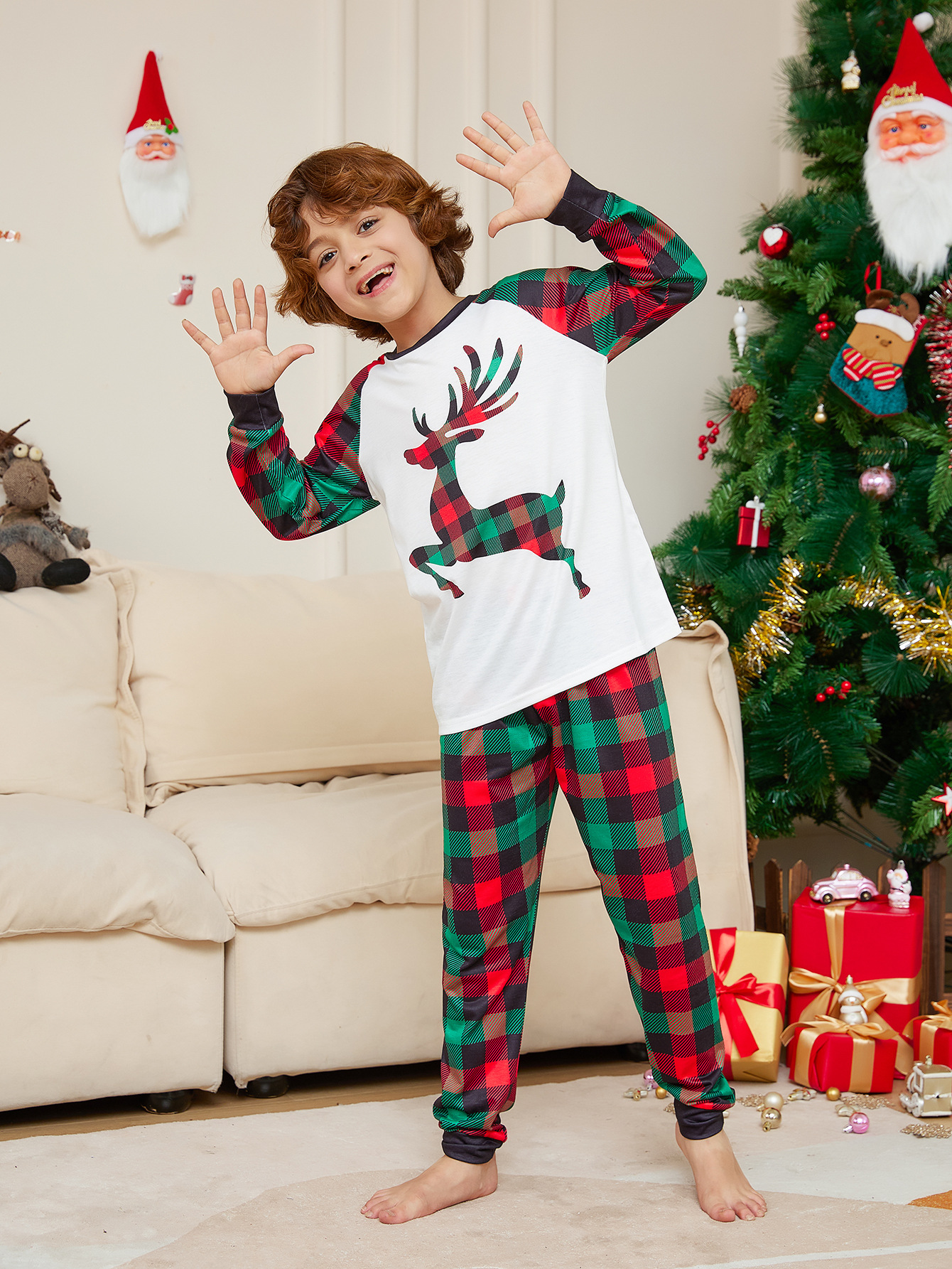 Round Neck Neckline Regular Fit Fit Type Family Look Plaid Reindeer Printing Pant Co-ord Set T-shirt Two-Piece Sets