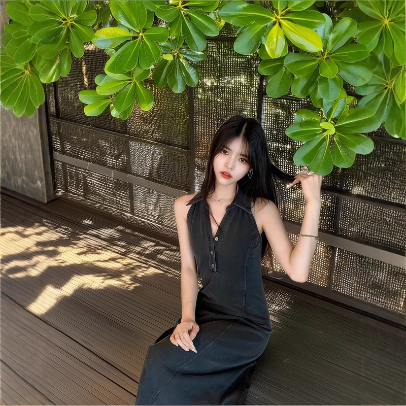 Fashionable and Simple Style, Vintage Halter Neck Dress for Women, Summer Wear, High-End New Model, Versatile and Unique Denim Slit Long Dress