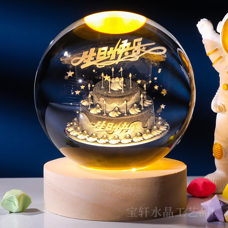 Bola de cristal al por mayor galáctica bola de cristal tallada interna 520 Qixi Navidad noche lámpara adornos de cristal