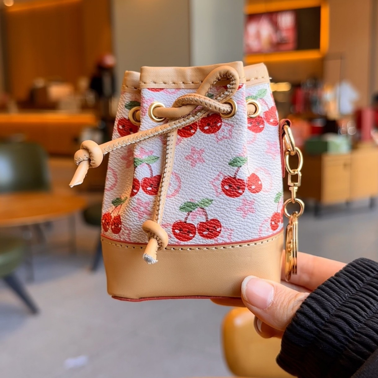 Mini Cherry Vintage Bucket Bag, Mini Bag for Women, Accessory Pendant, Lipstick, Key, Earphone Bag, Light Luxury Style Storage