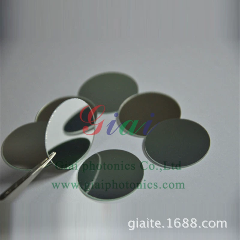 Алюминий, алюминий, антилазерная, односторонняя светоотражающая пленка, полнодиаметрный отражатель, устойчивая к ультрафиолетовому излучению.