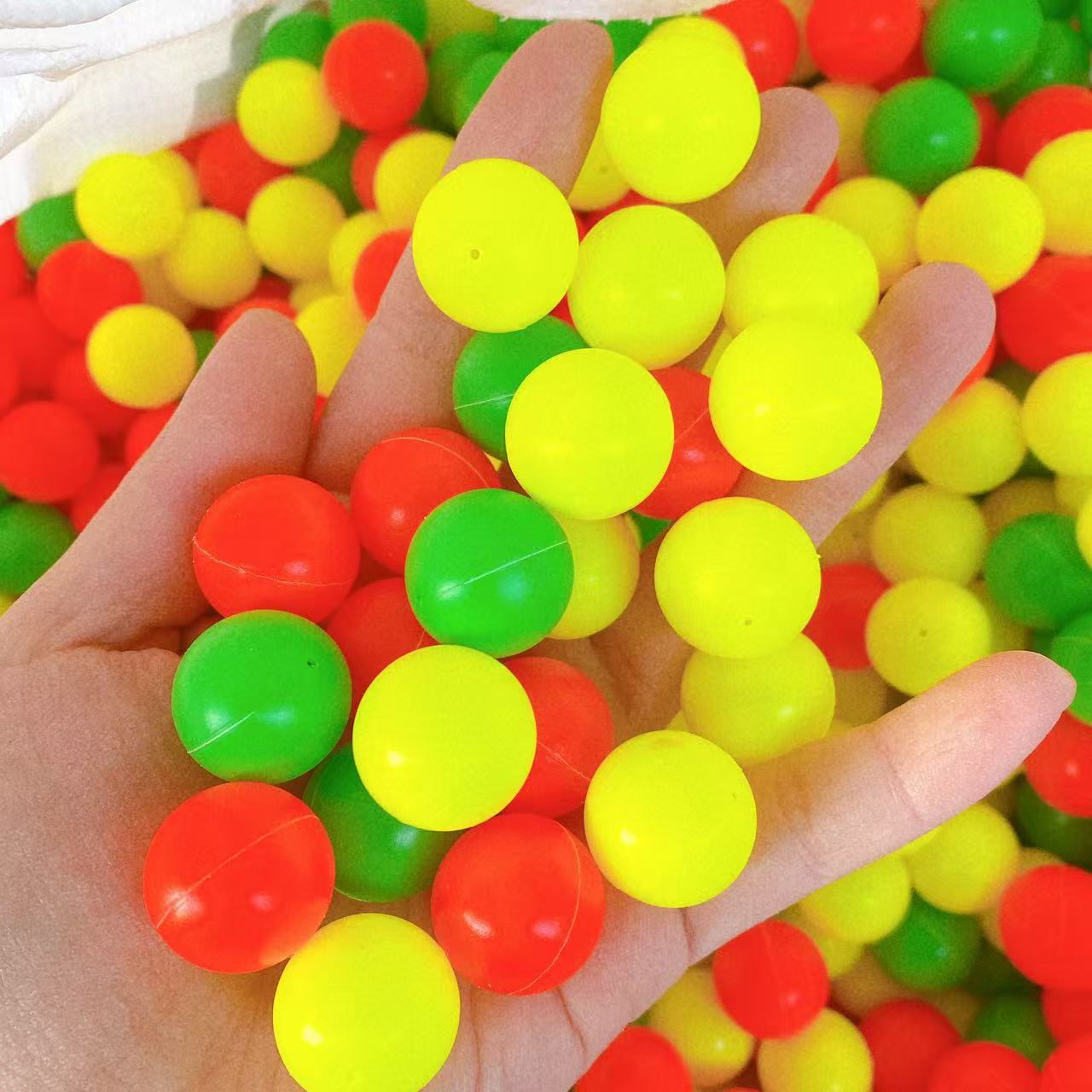 Juguetes para niños bola hueca 2cm bola bola accesorios de baloncesto plástico color rojo, amarillo, verde bola flotante