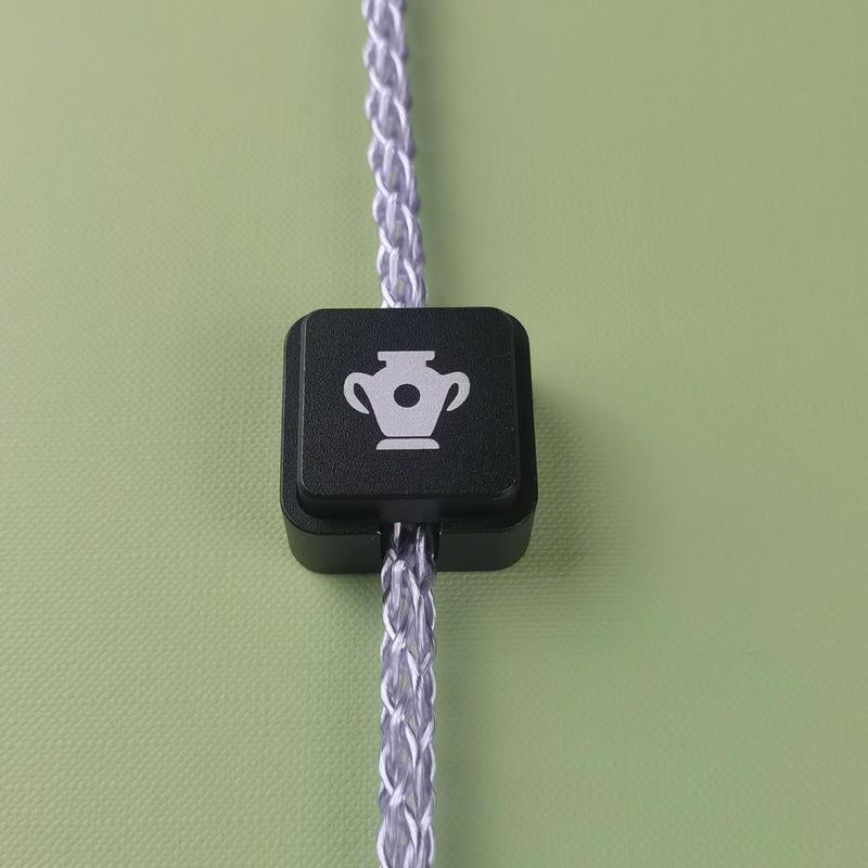 TypeC 発光機械式磁気軸 USB キーボードスプリング航空プラグケーブル磁気吸引設計金属銘板カスタマイズされた生産|undefined