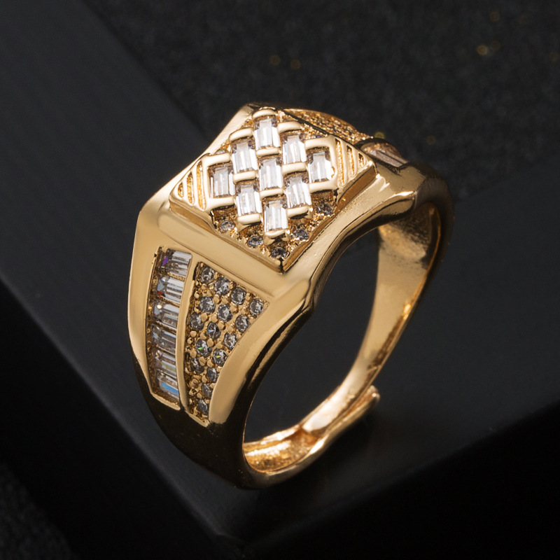 Anillo De Hombre Con Incrustaciones Geométricas De Circonio De Oro Real Chapado En Cobre De Moda display picture 4