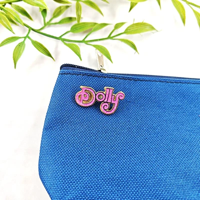 Yaxa sancaqları Dolly Brooch Music Figure