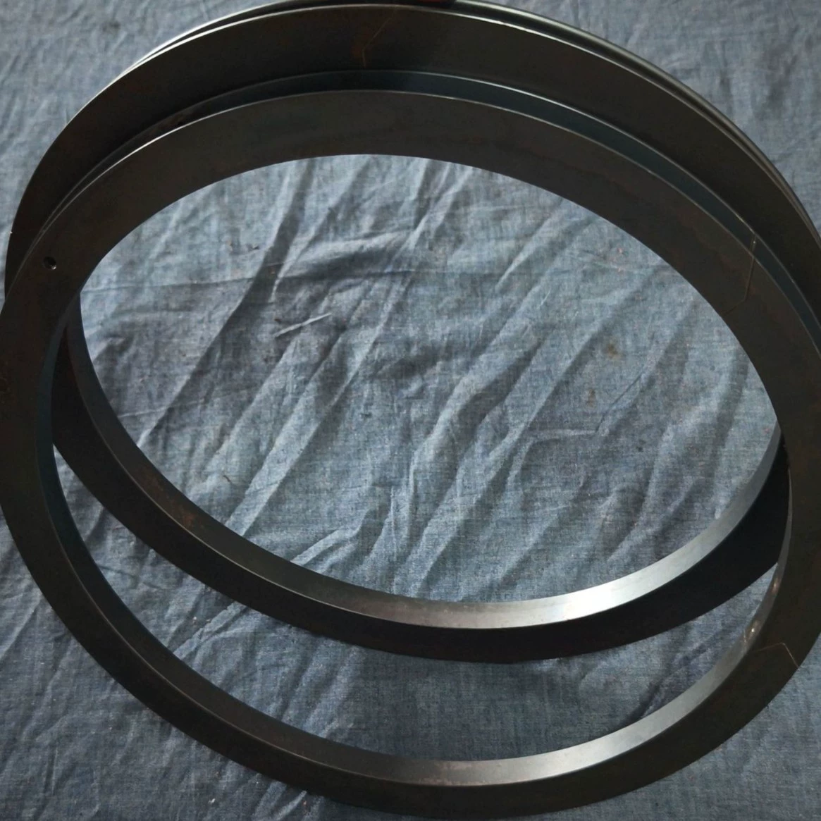 Полностью зубчатое кольцо для хранения проволоки