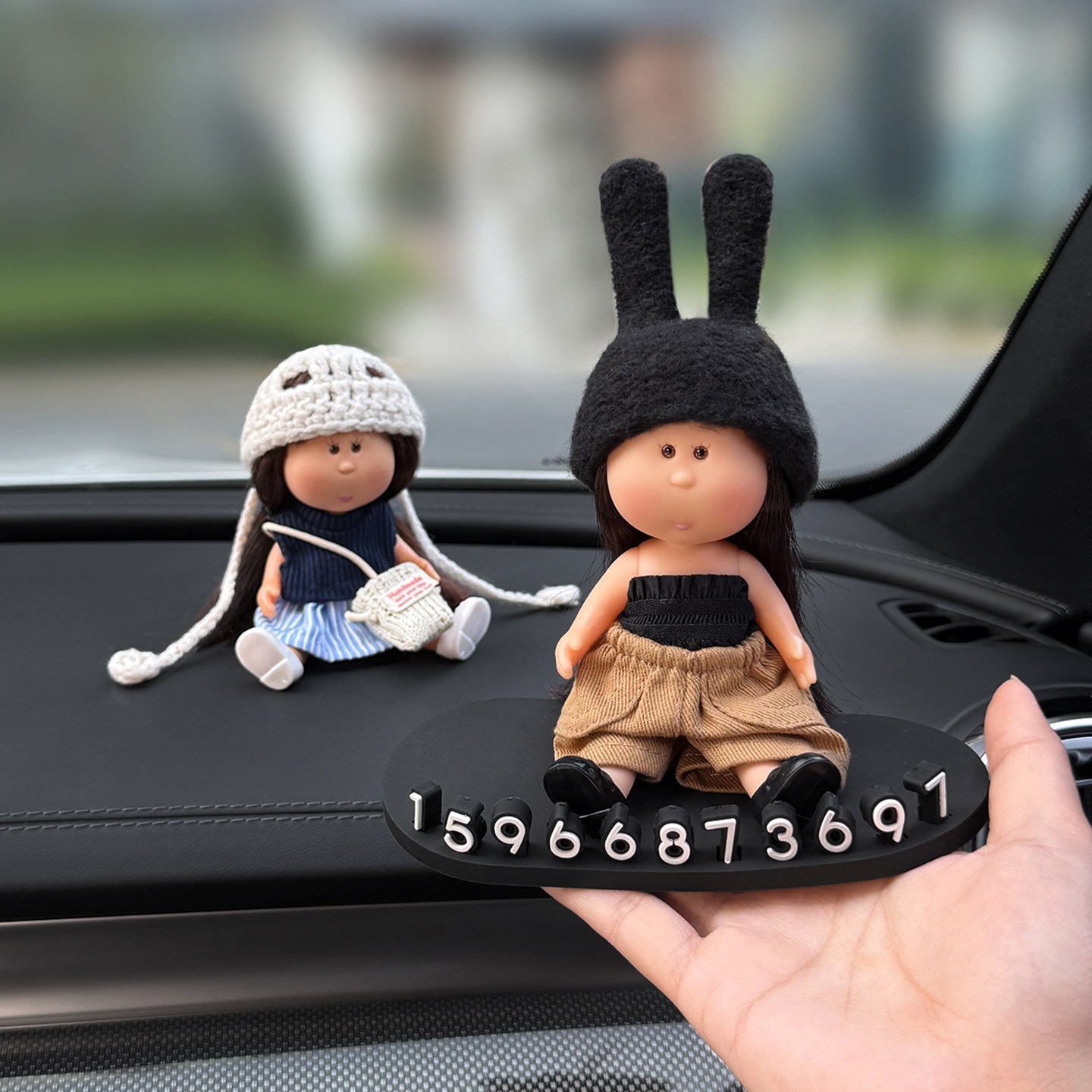 Cute potato-shaped car parking permit, temporary parking number plate, in-car phone holder, decorative item for women, exudes a sophisticated vibe