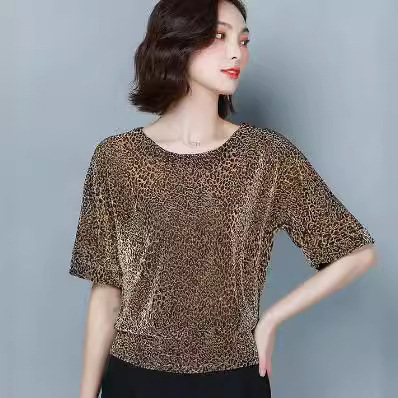 Women's T-Shirt That Hides the Belly and Makes You Look Slimmer, Short-Sleeved Imitation Silk Top, New Style, Ice Silk, Versatile for Summer, Thin and Loose Fit to Cover the Belly