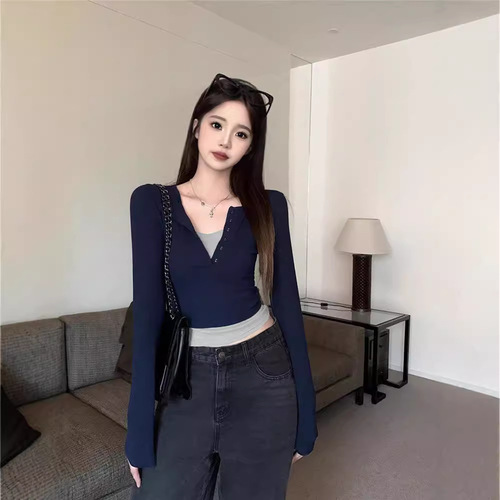 Design fake two-piece slim slimming short long-sleeved T-shirt autumn niche hot girl casual splicing top ins women