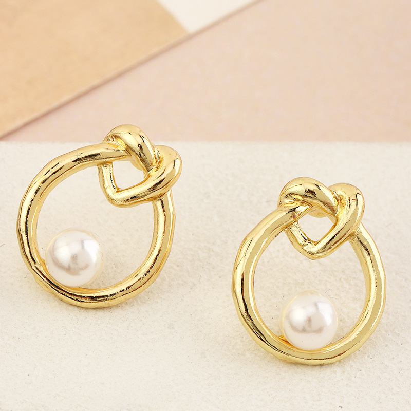 Fashion Heart-shape Pearl Letter Earrings display picture 15