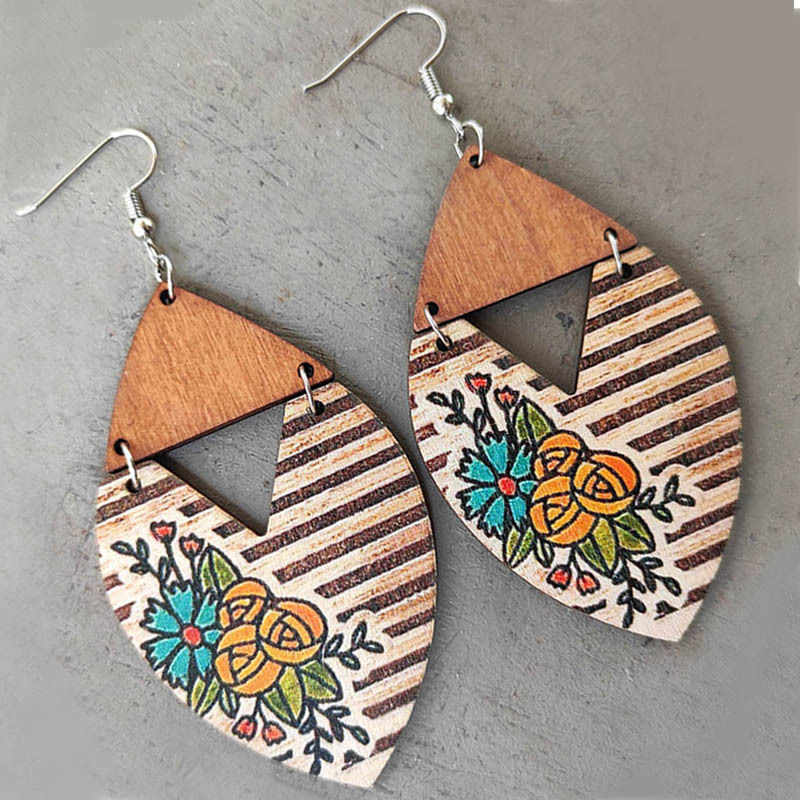 1 Pair Bohemian Splicing Flower Wood Hollow Out Women's Drop Earrings display picture 3