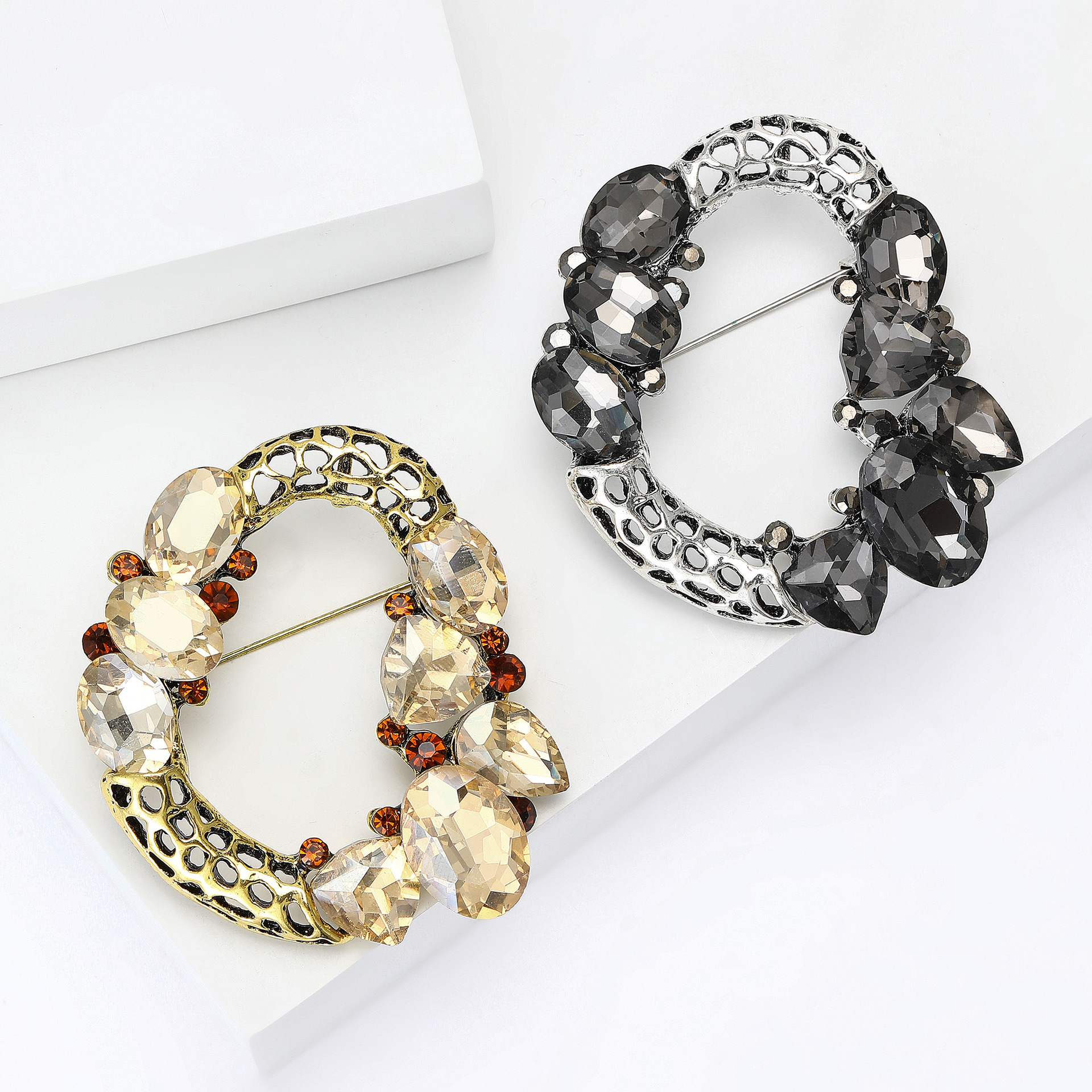Spilla vintage donna, spilla con perle e cristalli per sciarpa abito_voghion.com
