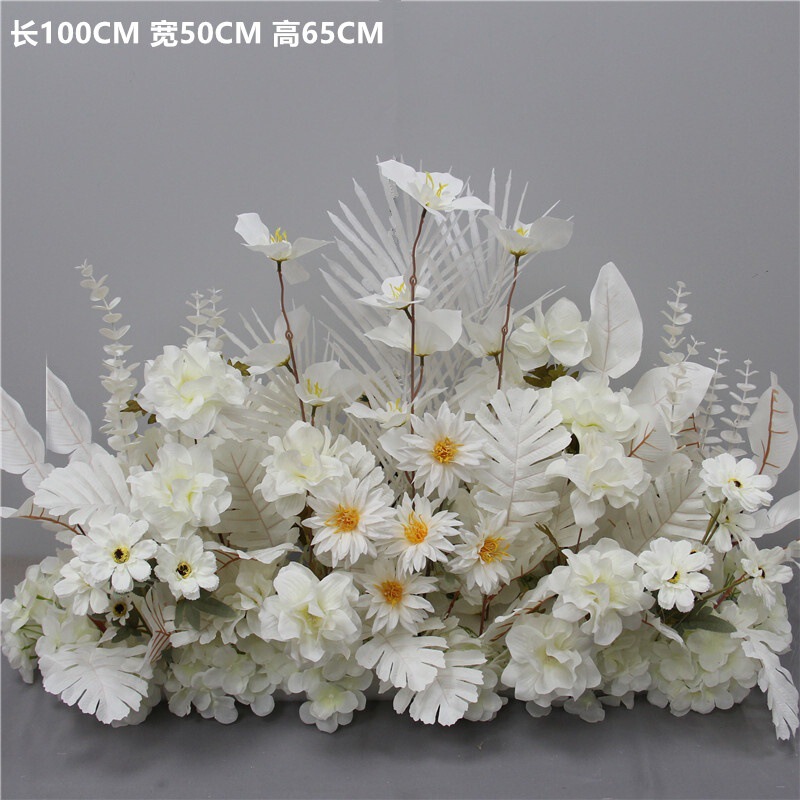 新商品の結婚祝いの大きいタイプの花を並べて絹の花の完成品の装飾をシミュレーションします。|undefined