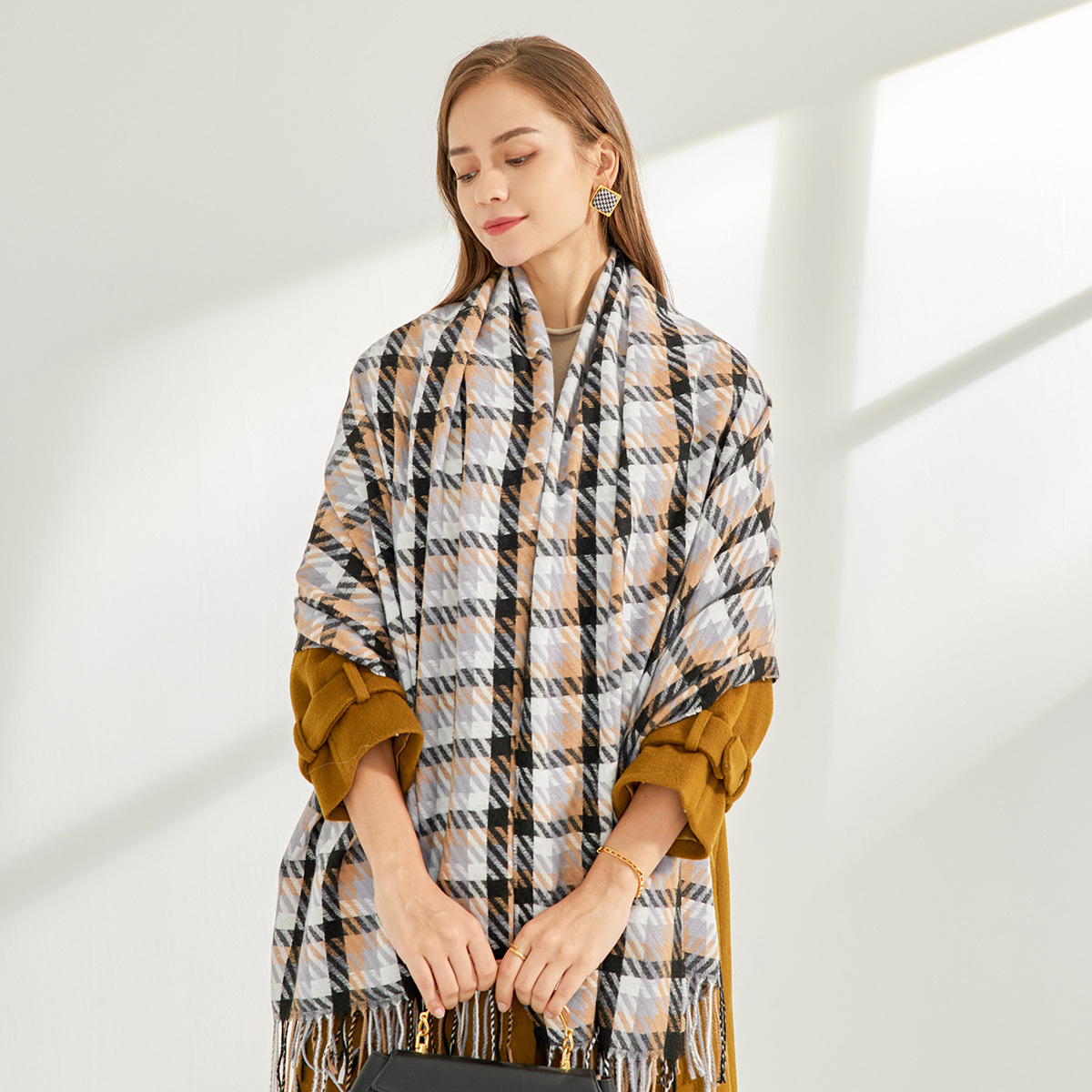 Bufanda escocesa Siya 2025 New England para mujer, estilo urbano cálido para otoño e invierno, calentador de cuello elegante de alta gama en stock.