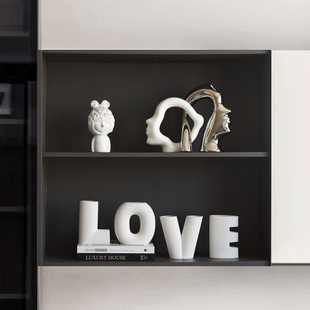 Modern creative personalized LOVE decoration wedding room decoration wedding gift ceramic vase home decoration decoration