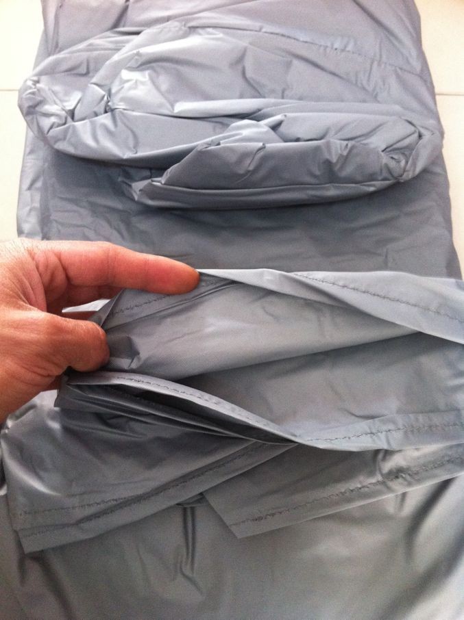 New Universal Car Cover Made of Peva, Sunshade, Rainproof, Waterproof, Sunproof, Dustproof Car Cover