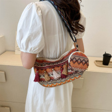 2025秋季新款复古时尚百搭大容量民族风宽肩带编织流苏单肩手提包