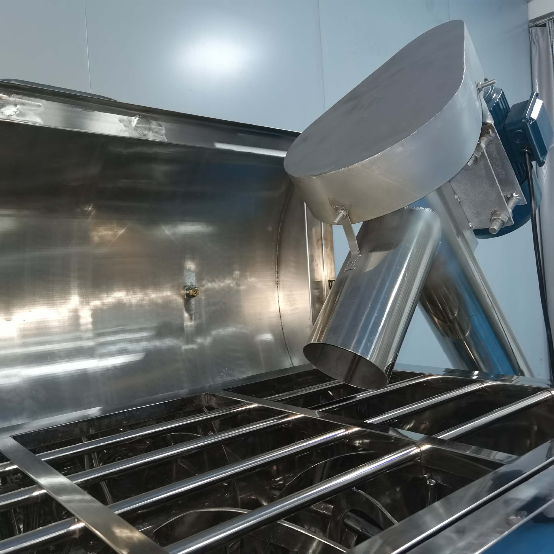 ����ַ����ϻ��������Ͻ����豸��ĩ���ϻ�����Զ���е