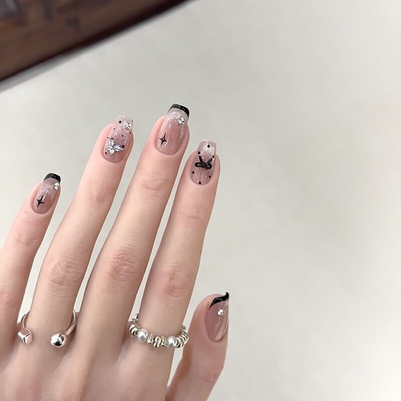 Wearable Nails Handmade Cool Black French Polka Dot Cat Eye Bow Sweet White Finished Manicure Nail Patch