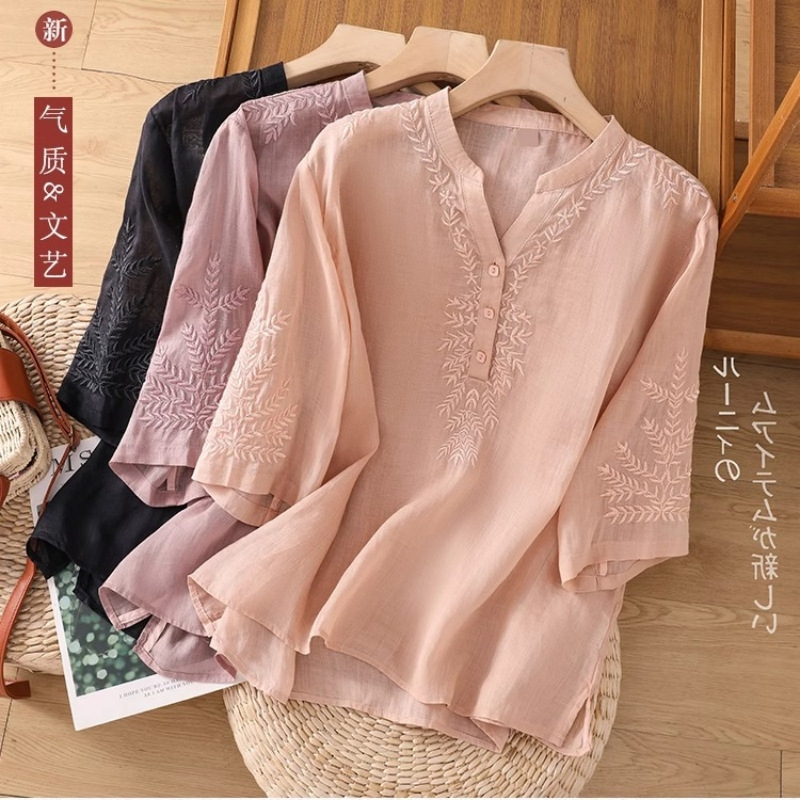 Embroidered three-quarter sleeve V-neck top, plus size new pullover solid color literary loose embroidered women's T-shirt cotton linen summer top