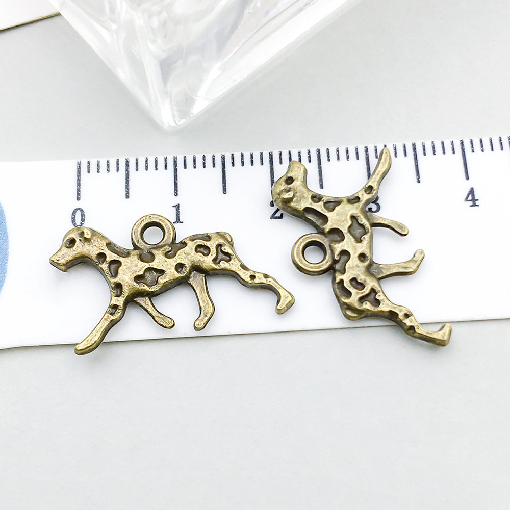고대 녹색 점박이 걷는 개 1마리-1.3g-13*23mm-20581