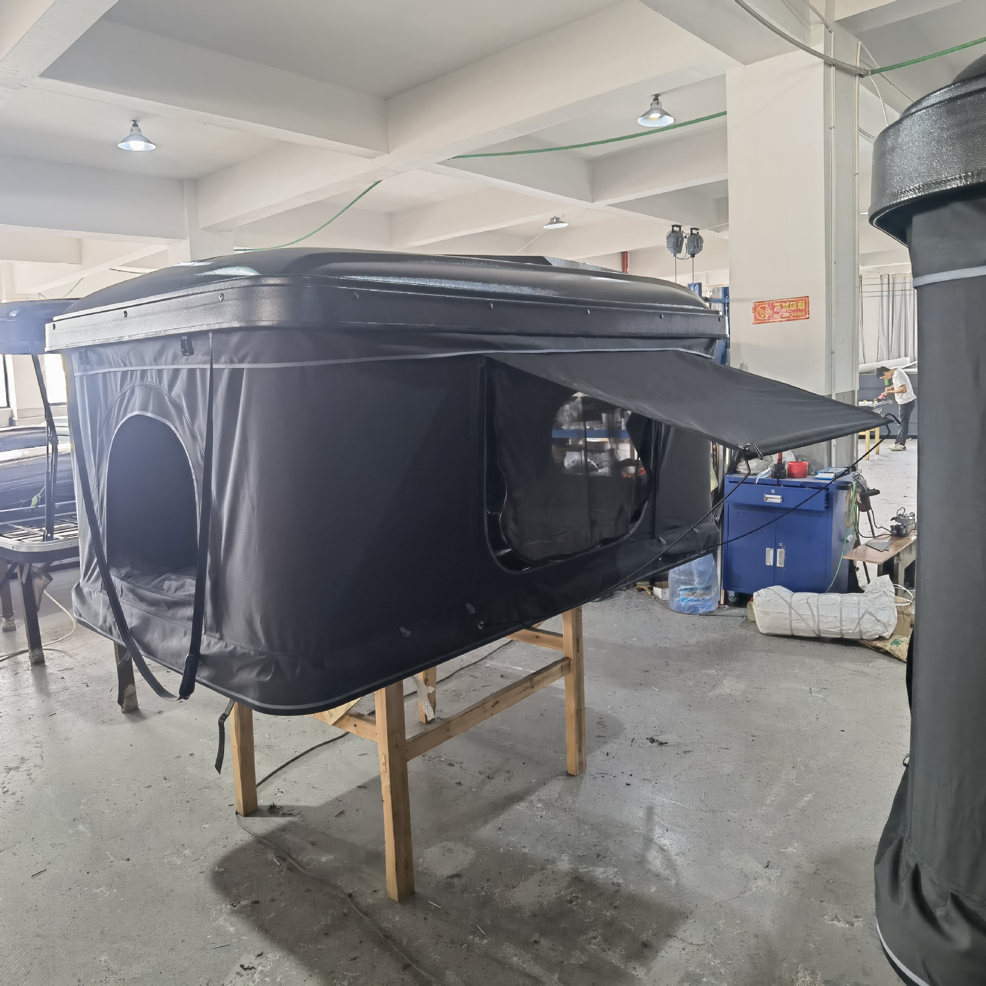 Helicóptico plástico ABS carpa de techo camping al aire libre auto-conducción viaje carpa de coche