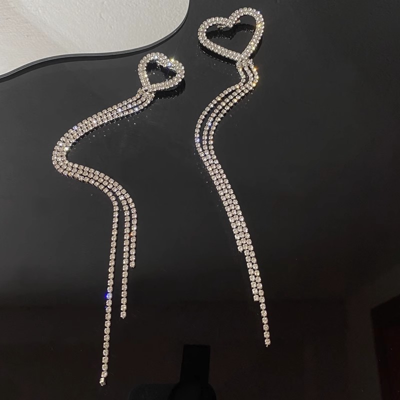 Spilla a cuore con lunghe nappe e inserti in cristallo_voghion.com