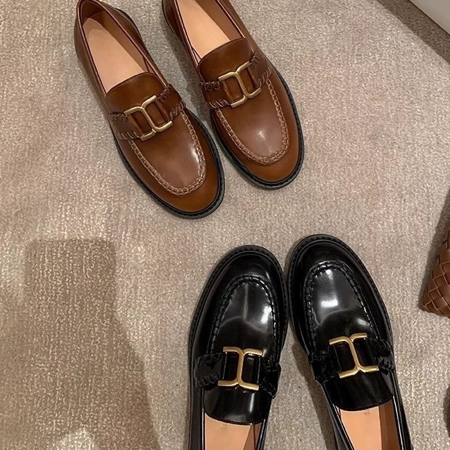 Версия из воловьей кожи ~ Женские лоферы без шнуровки на толстой подошве в стиле ретро с маленькой золотой пряжкой в ​​стиле Су Ийинь.
