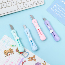 ���ֵ����������������ɫ�k������fС��С̖��y���~�ü����ߵ�