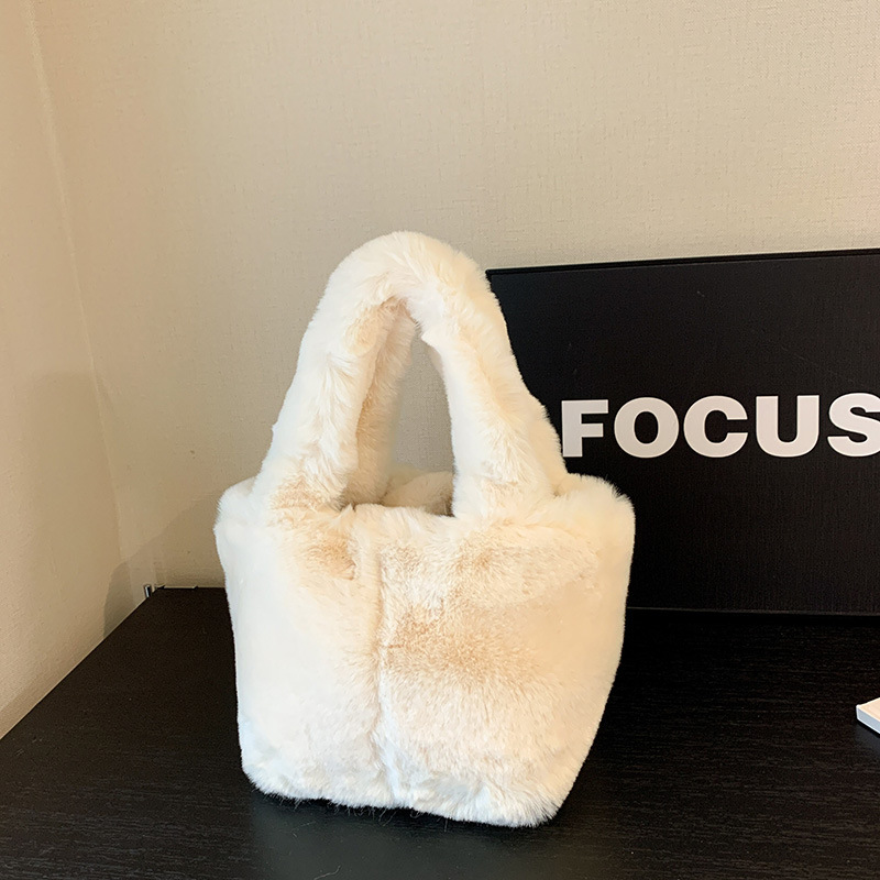 New handbag for women in 2024 with a high-end feel, solid color plush bag, fashionable and versatile handbag, cute_voghion.com