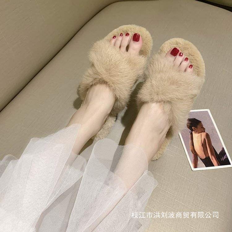 真兔毛毛拖鞋女秋冬2025新款百搭时尚平底ins外穿防滑凉拖女