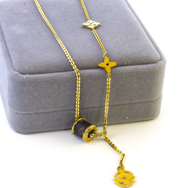 Presbyopic Leather Small Waist Four-Leaf Clover Necklace Titanium Steel European and American Cross-Border Light Luxury Tassel Women's Personalized Fashion Clavicle Chain