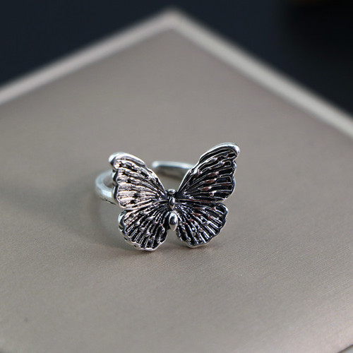 European and American-style personalized open faux-silver ring for women, multi-layered with a smiley face design, Instagram-inspired, Korean retro punk style, minimalist, for the index finger.
