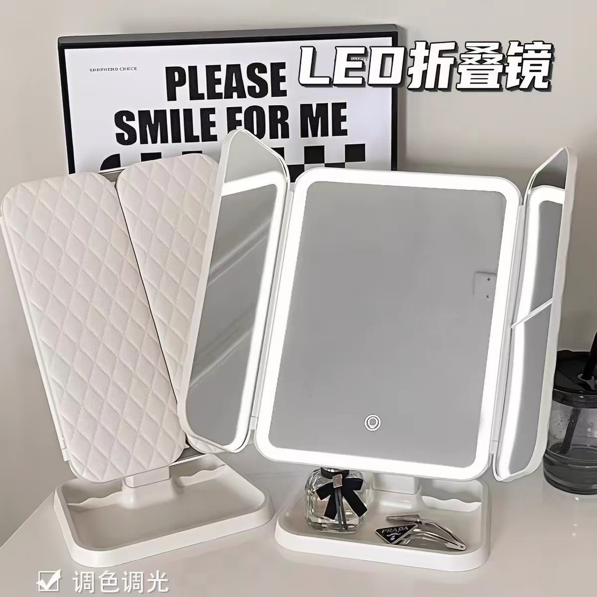 Espejo de maquillaje LED de escritorio con lámpara plegable triple espejo luminoso espejo de vestir espejo de almacenamiento doméstico plegable triple plegable