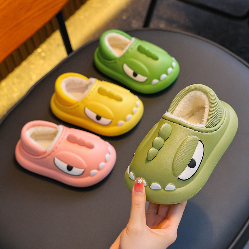 2025 nuevos zapatillas de algodón de invierno para niños a prueba de agua para niños y niñas, padres e hijos, zapatos de algodón cálidos para niños mayores