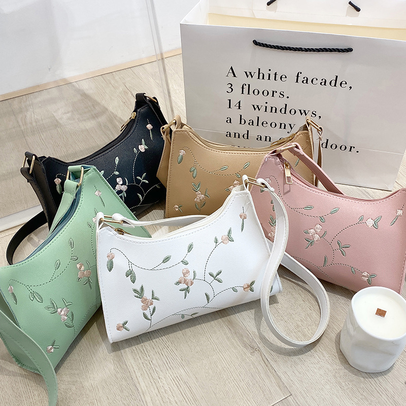 2024 nuevo estilo simple Hobo bordado bolsas de nicho diseño universal bolsas de hombro bolsas de mujer al por mayor