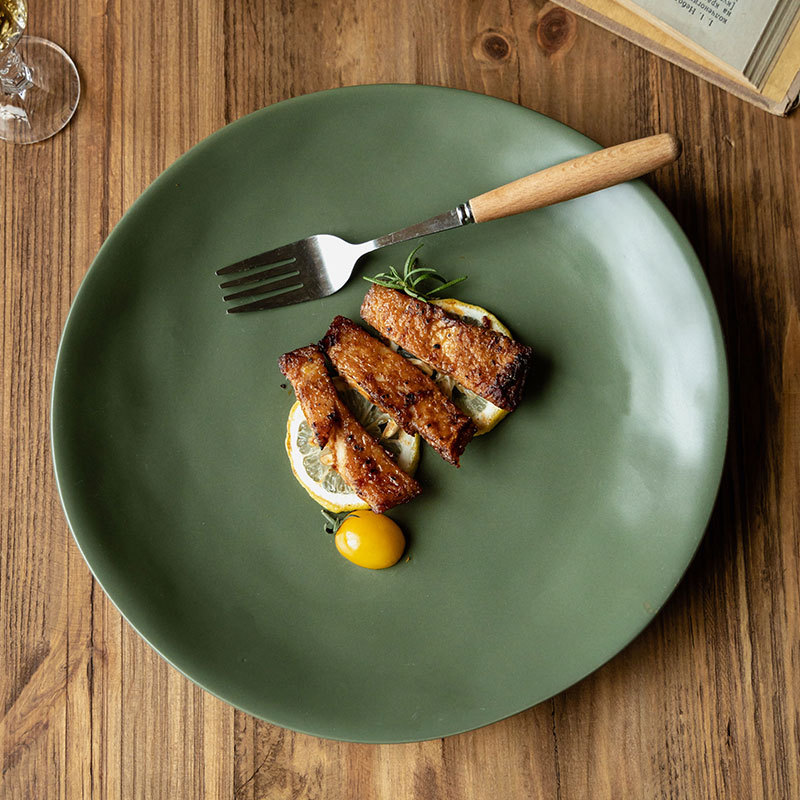 Plato verde ondulado de agua retro platos de cerámica domésticos cubiertos de 10 pulgadas al por mayor platos de filete de restaurante platos redondos poco profundos
