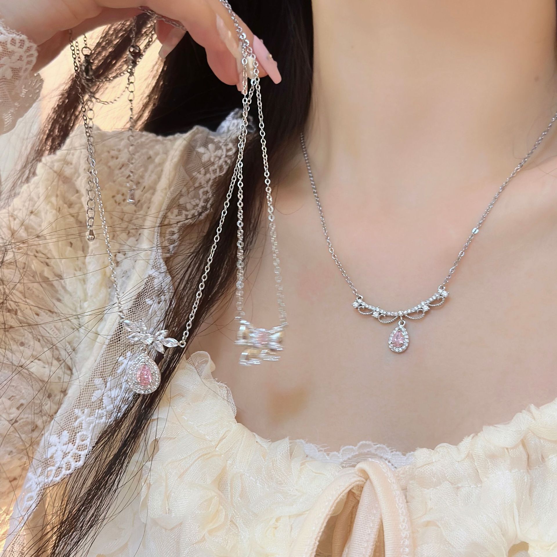 Collier pendentif papillon plaqué or avec zirconia cubique_voghion.com