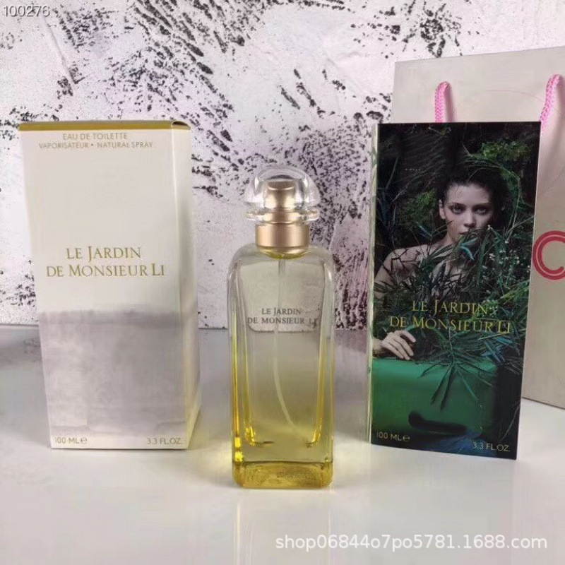 Vietnam comercio exterior transfronterizo Vietnam perfume vestido auto-nuevo robot damas nubes rosadas Dios al por mayor