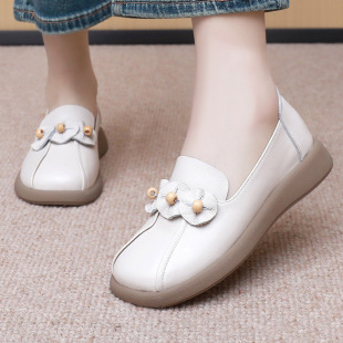 2025 Autumn Genuine Leather Round Toe Mom Shoes Soft Sole Anti-Slip Thick Sole Retro Slip-On Women's Shoes Ethnic Style Four Seasons Shoes