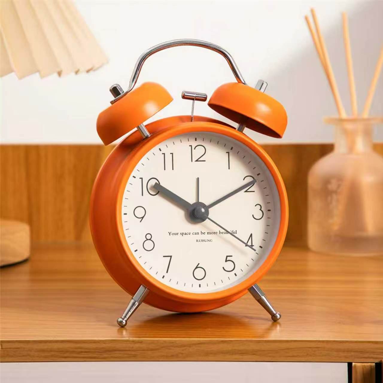 Reloj Despertador Digital de Escritorio de 4 Pulgadas de Metal con Iluminación y Alarma para Dormitorio