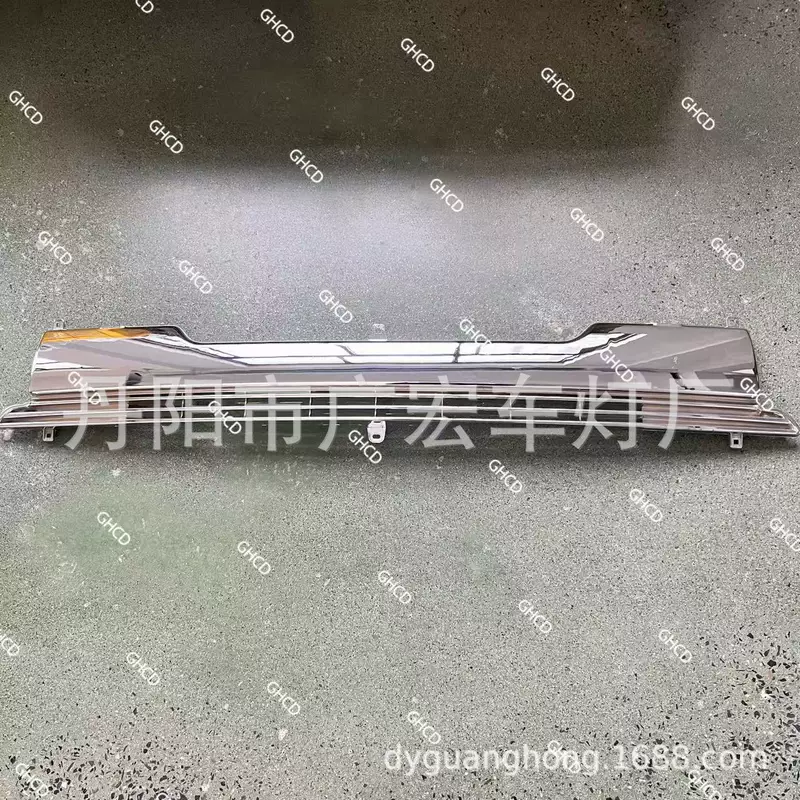 Хромированная решетка для Nissan CWA451 1999
