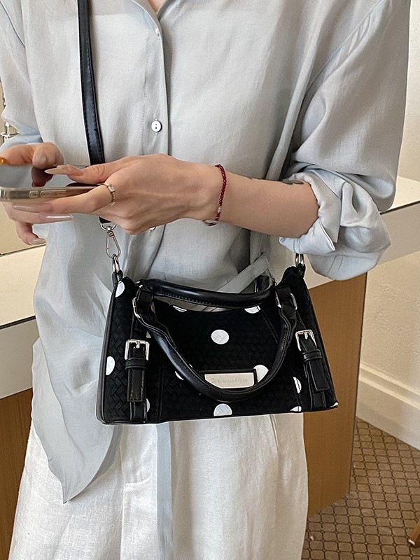 Bolsos de mano de ondas dulces y frescos para mujeres 2026, bolsos cuadrados pequeños de moda, bolsos de hombro de moda para mujeres