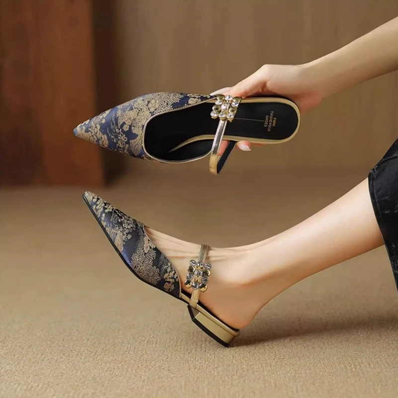 Новый китайский жаккард со стразами на низком каблуке полукруга женские летние новые толстые каблуки ленивые холодные тапочки