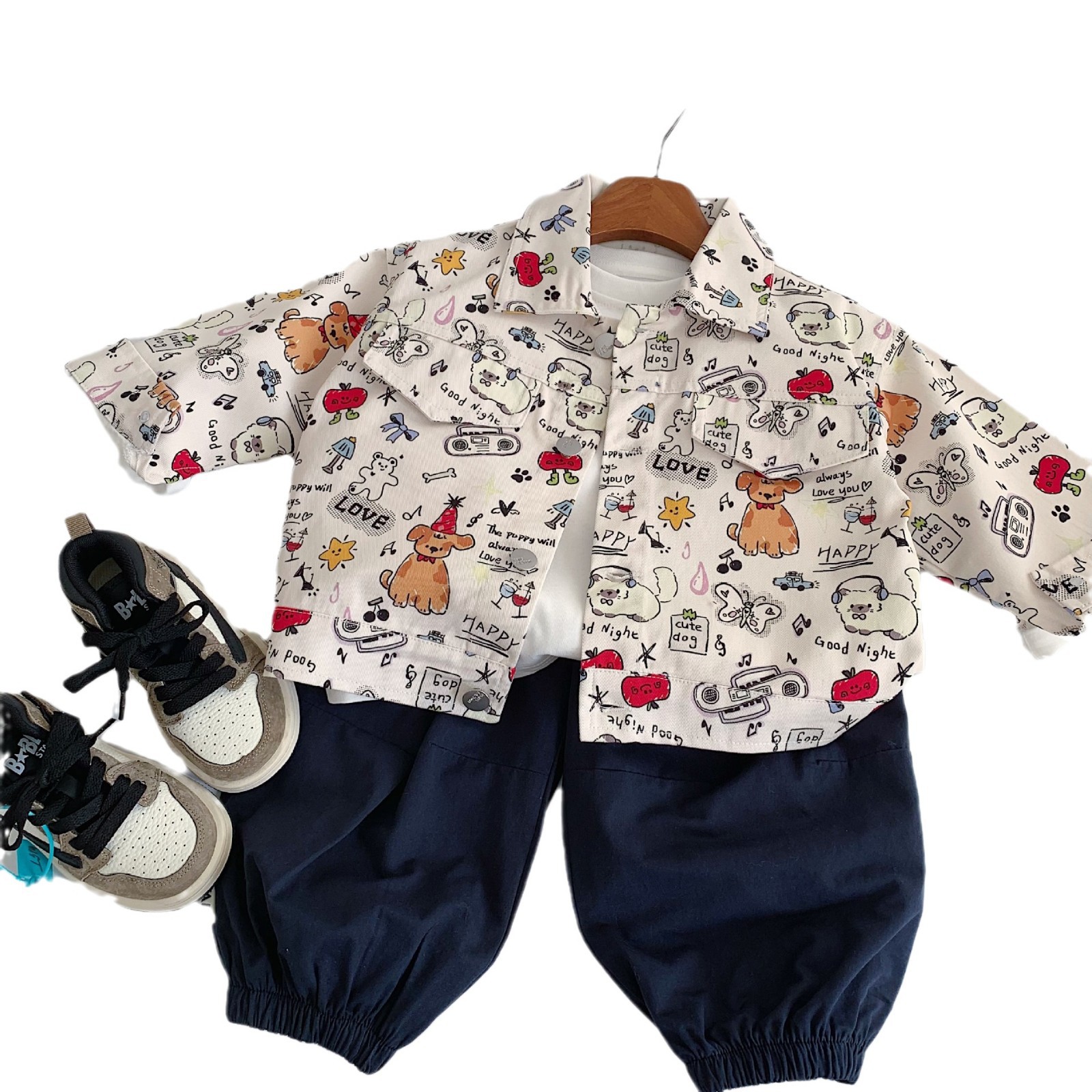 Bebé de otoño 2025 nuevo estilo coreano camisas de niños de estilo de otoño lindas camisas de dibujos animados para hombres y mujeres camisas de aire extranjero